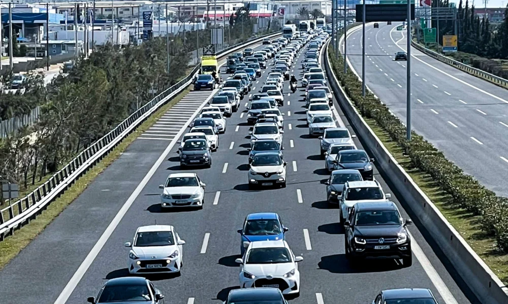 Τροχαία σε Αττική Οδό και Λεωφόρο Αθηνών -Κυκλοφοριακή αναστάτωση και καθυστερήσεις